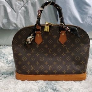 Authentic Louis Vuitton Alma MM